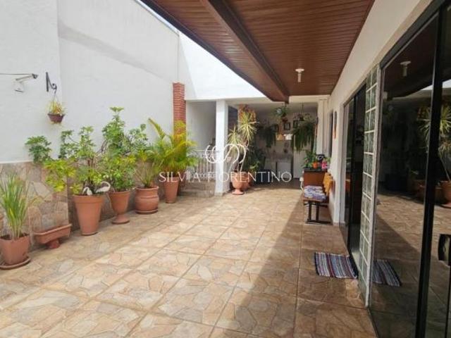 Imperdível oportunidade: Casa à venda em Taubaté SP, Jardim das Nações! 4 quartos, 2 suítes, 2 salas
