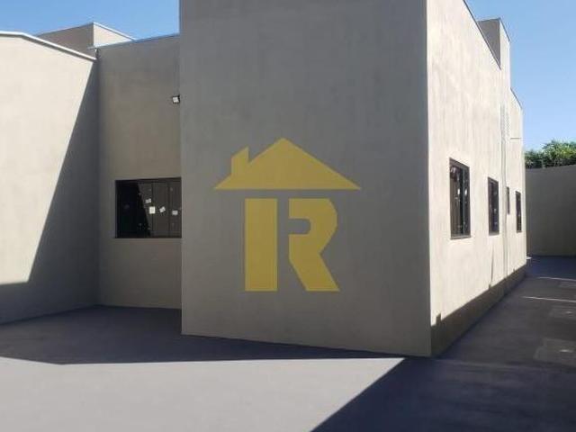 Imperdível oportunidade! Casa à venda no Centro de Paulo de Faria SP, com 3 quartos, 1 sala, 1 banhe