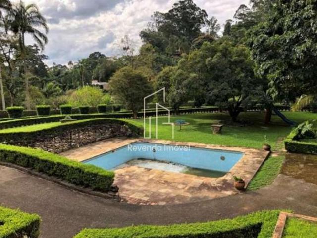 Imperdível oportunidade: Casa de luxo com 4 suítes e 7 vagas em Cotia SP, Chácar