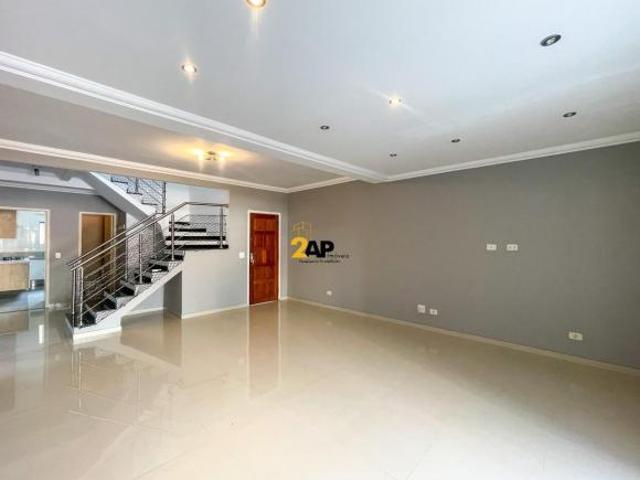 Imperdível oportunidade: Casa em condomínio à venda no Jardim Londrina, São Paul