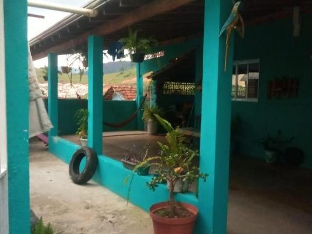 Imperdível oportunidade! Casa para venda em Itajubá MG, bairro Rebourgeon, 3 quartos, 1 suíte, 2 sal