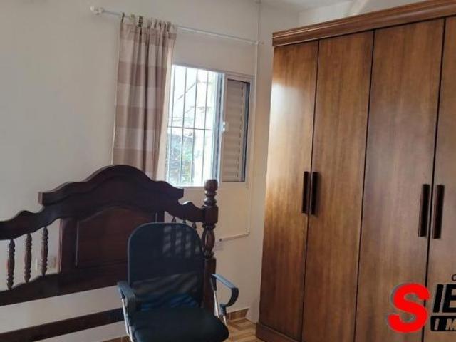 Imperdível oportunidade de adquirir casa com 4 quartos e 2 vagas em Jardim São Carlos, São Paulo!