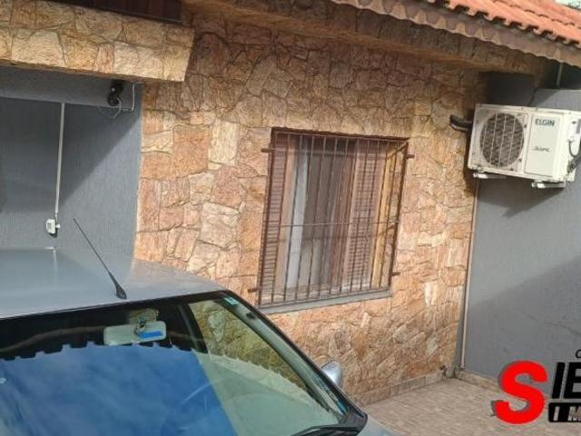 Imperdível oportunidade de adquirir casa com 2 quartos, 1 suíte e 2 vagas na Vila Matilde, SP!