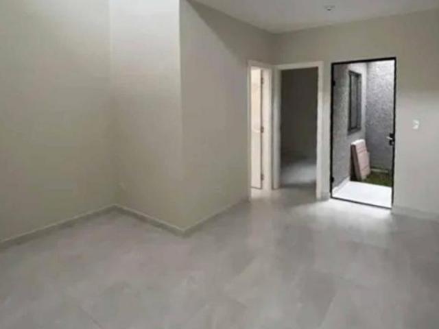 Imperdível oportunidade de adquirir casa com 2 quartos e garagem em Curitiba PR, no bairro Ganchinho