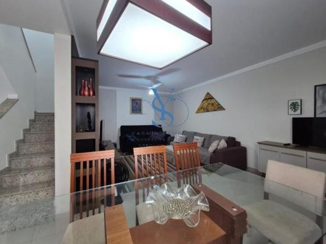 Imperdível oportunidade de casa à venda no Gonzaga, Santos SP: 3 quartos, 3 suítes, 1 sala, 3 banhei