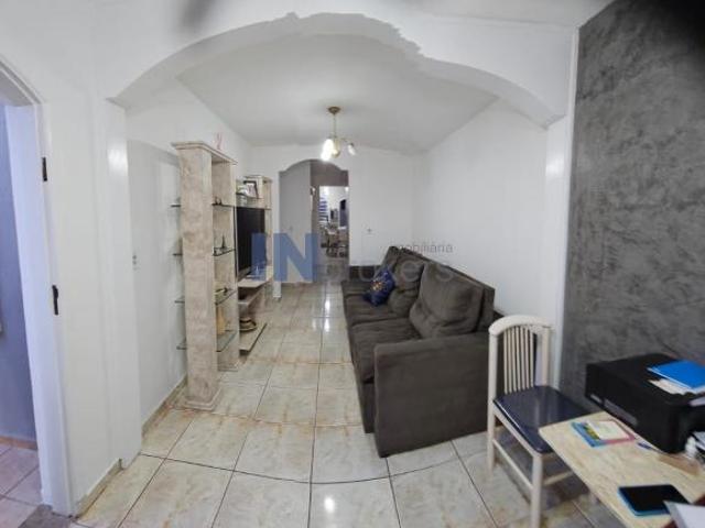 Imperdível: Casa à venda com 4 quartos, suíte, 3 salas e 206m²de construção na cidade de JUNDIAI
