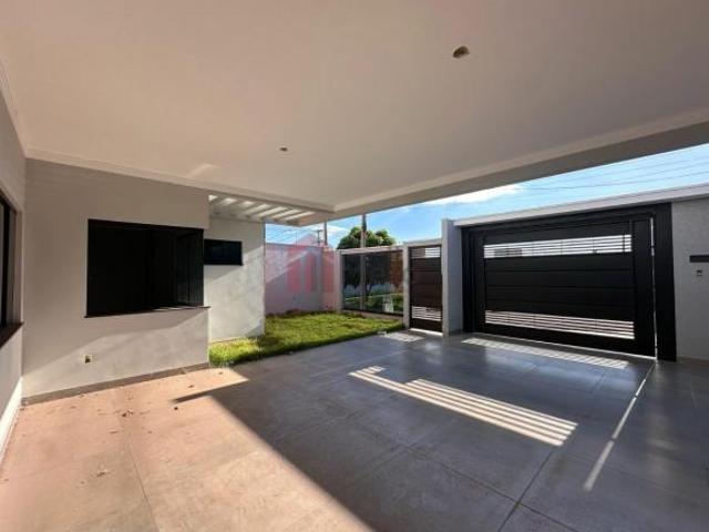Imperdível! Casa à venda em Umuarama PR, Jardim Cima: 3 quartos, 1 suíte, 1 sala, 3 banheiros, 2 gar