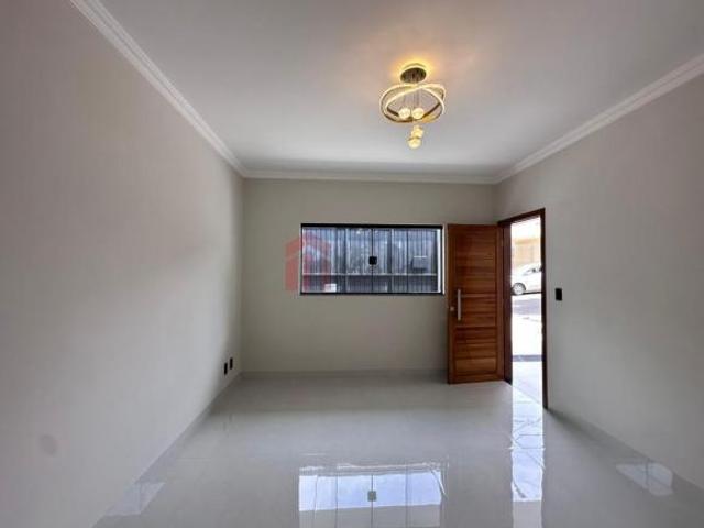 Imperdível casa à venda em Umuarama PR, Jardim Alphavile: 3 quartos, 1 suite, 1 sala, 2 banheiros, 2