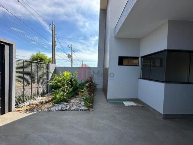 Imperdível! Casa à venda em Umuarama PR, Jardim das Cerejeiras, 3 quartos, 1 suíte, 2 banheiros, 77