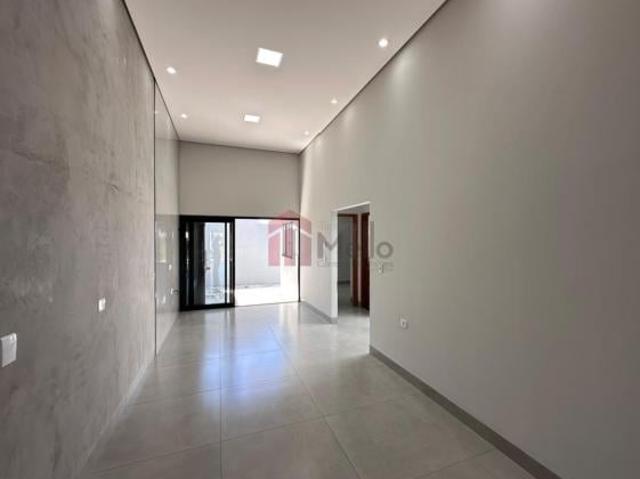 Imperdível! Casa à venda em Umuarama PR, Jardim Português, 3 quartos, suíte, sala, 2 banheiros, 90m²
