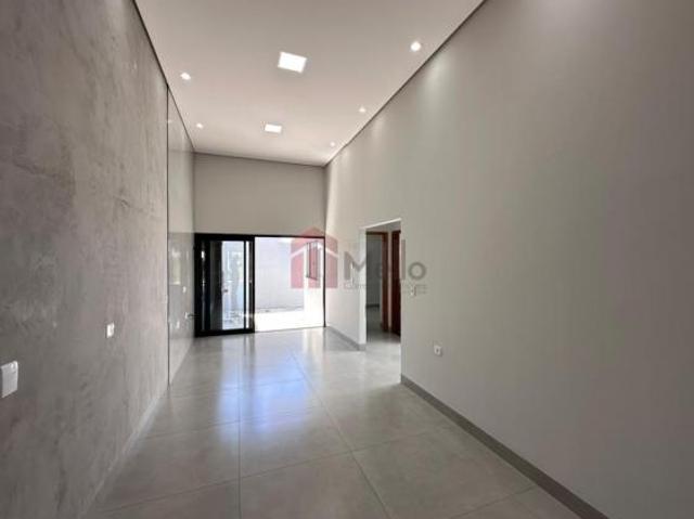 Imperdível! Casa à venda em Umuarama PR, Jardim Português, 3 quartos, suíte, sala, 2 banheiros, 90m²