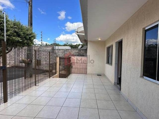 Imperdível Casa à Venda em Umuarama PR, Parque Bandeirantes: 5 Quartos, 1 Suíte, 1 Sala, 2 Banheiros