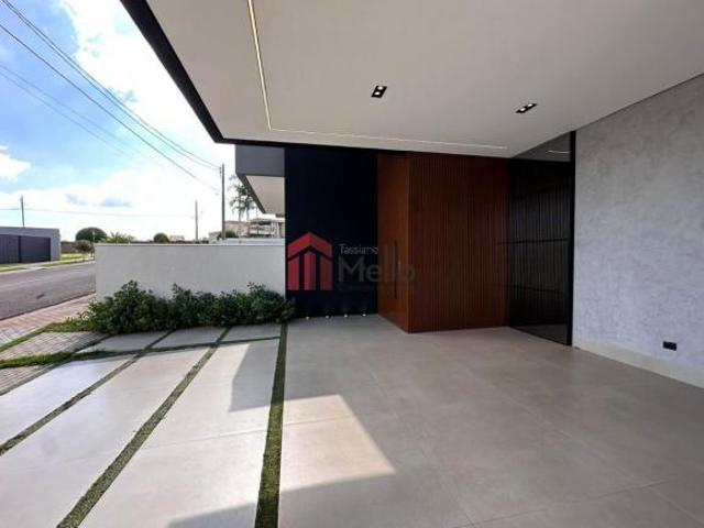 Imperdível! Casa à venda em Umuarama PR, Parque Residencial Interlagos II. 3 quartos, 3 suítes, 1 sa