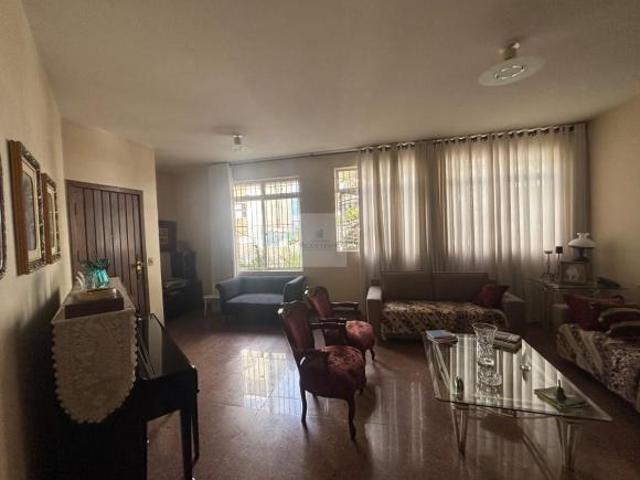 Imperdível Casa à Venda em Belo Horizonte MG, Bairro São Lucas 5 Quartos, 1 Suíte, 5 Salas, 5 Banh