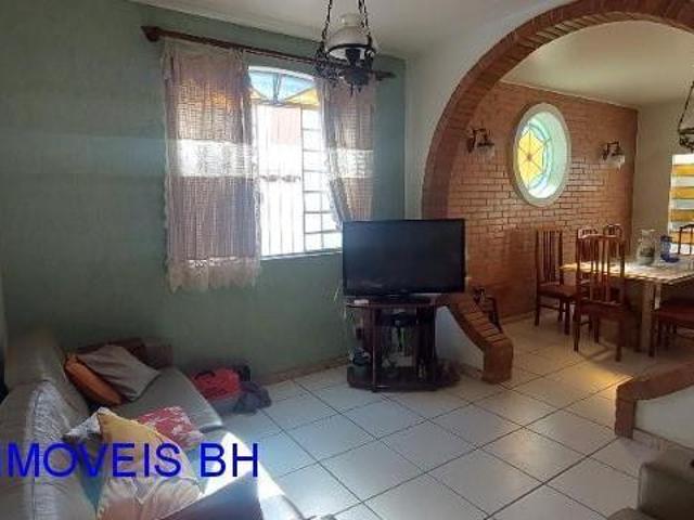 Imperdível: Casa à venda em Belo Horizonte MG, bairro Prado. 3 quartos, 1 sala, 3 banheiros, 2 vagas