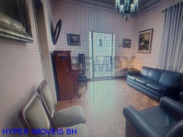 Imperdível: Casa à venda em Belo Horizonte MG, no bairro Prado, com 4 quartos, 2 salas, 3 banheiros