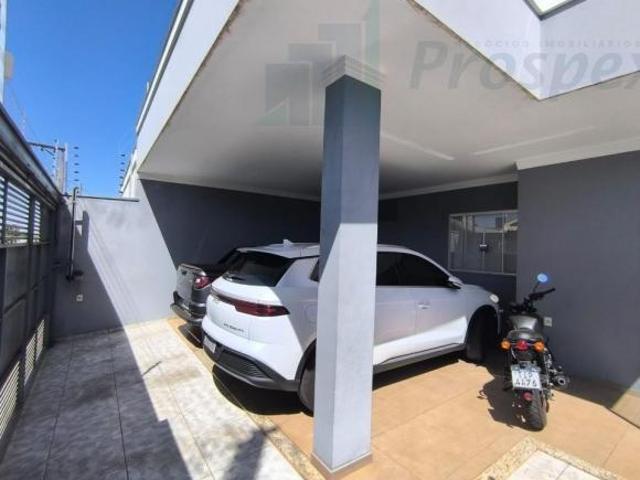 Imperdível casa à venda em Catanduva SP, no Parque Residencial Agudo Romão II: 3 quartos, 1 suíte, 2