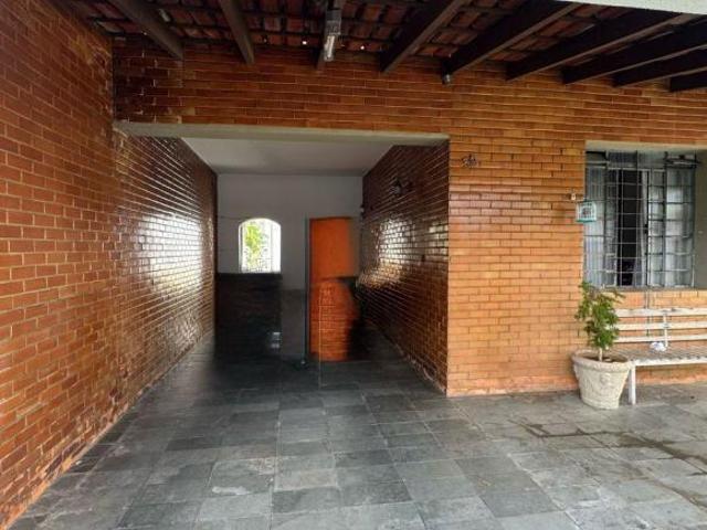 Imperdível Casa à Venda em Goiânia GO, Setor Coimbra: 4 Quartos, 2 Suítes, 3 Salas, 3 Banheiros, 3 V