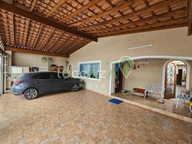 Imóvel de Alto Padrão no Jardim Emília em Jacareí SP: Casa com 3 quartos, 1 suíte, 3 banheiros, 3 va
