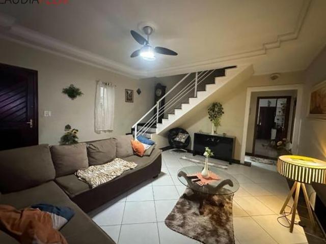 Imperdível Casa à Venda em Praia Grande SP, 3 Quartos, 1 Suíte, 2 Salas, 2 Banheiros, 2 Vagas, 131,4