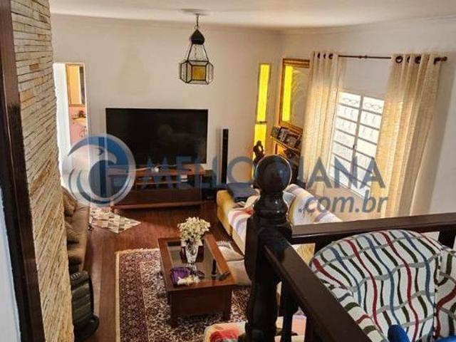Imperdível! Casa à venda em São Lourenço MG, bairro Vale dos Pinheiros: 3 quartos, 1 suíte, 2 salas