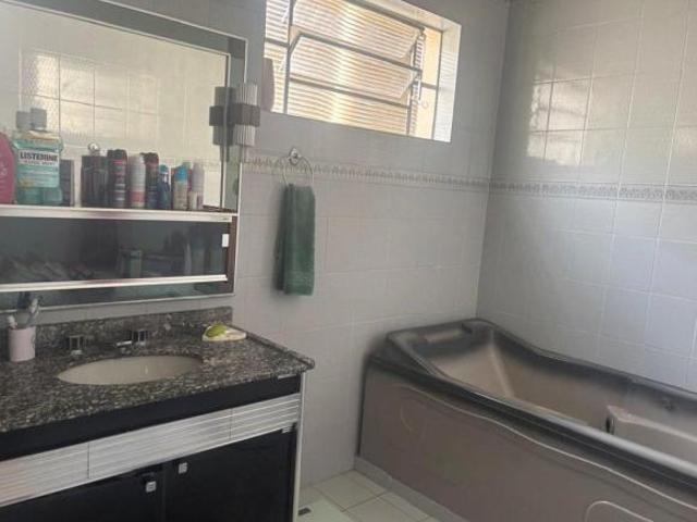 Imperdível casa à venda em Sorocaba SP, Vila Trujillo: 3 quartos, 2 suítes, 2 salas, 3 banheiros, 4