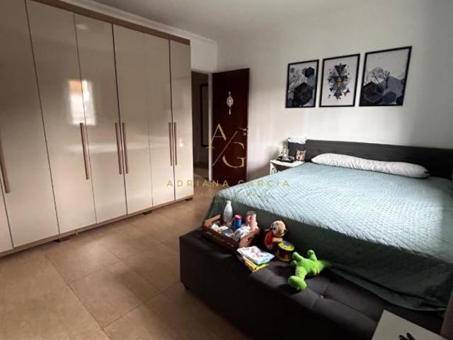 Imperdível! Casa à Venda no Jordanópolis SP. 3 quartos, 1 suíte, 1 sala, 2 banheiros, 3 vagas de g