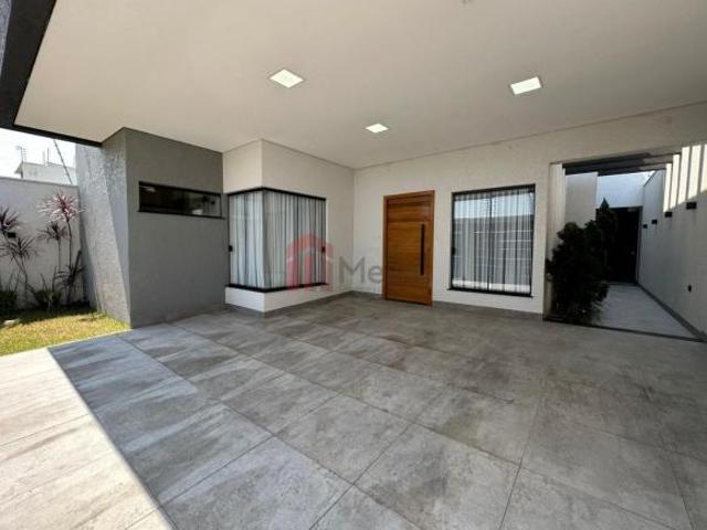 Imperdível casa para venda em Umuarama PR, Parque Residencial Metropolitano! 3 quartos, 1 suíte, 2 s