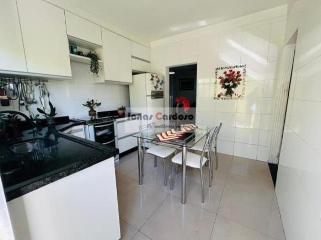Imperdível casa térrea à venda Jardim Rodeio em Mogi das Cruzes. Com 3 quartos, 1 sala, 2 banheiros