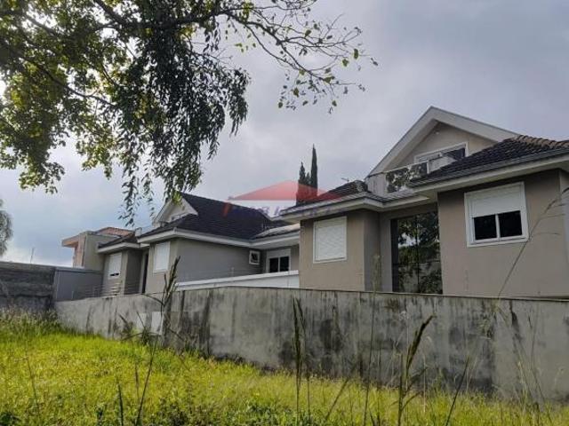 Imperdível Sobrado à Venda em Curitiba PR, Bairro Guabirotuba: 3 Quartos, 2 Suítes, 2 Salas, 4 Banhe