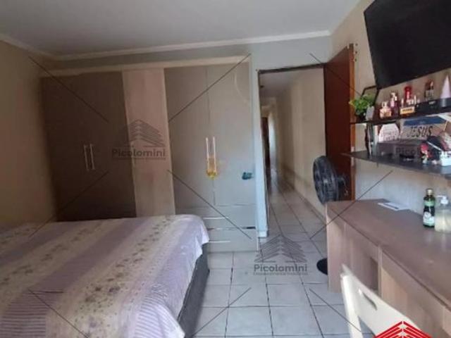 Imperdível! Sobrado à venda em Santo André SP, bairro Parque Gerassi. 4 quartos, 1 suíte, 3 banheiro
