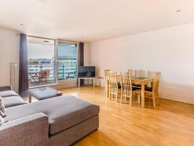 Imperial Wharf, London, SW6 2 bed flat to rent £3,250 pcm £750 pw