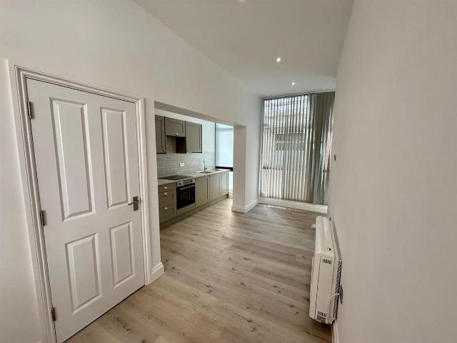 Imperial Arcade, Brighton BN1, 3 bed flat to rent, £2,200 pcm | PrimeLocation