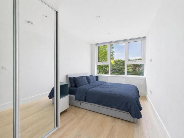 Imperial Drive, Harrow | London HA2 1 bed apartment to rent £1,390 pcm £321 pw