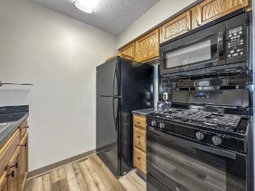 Imperial Grand Prix Studio Apartment for Rent at 3407 Grand Ave, Des Moines, IA 50312 North of Grand