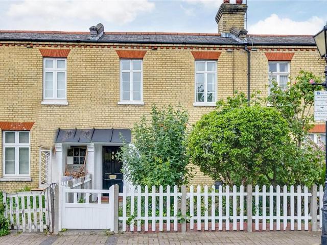 Imperial Square, London SW6 3 bed terraced house to rent £4,250 pcm £981 pw