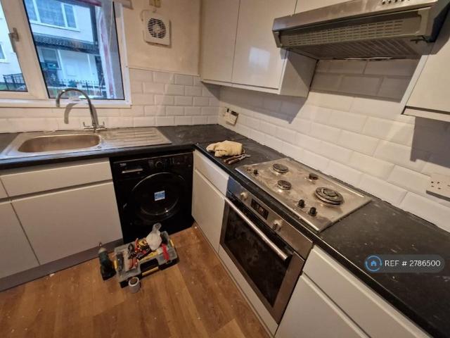 Imphal Close, Colchester, CO2 3 bed terraced house to rent £1,495 pcm £345 pw