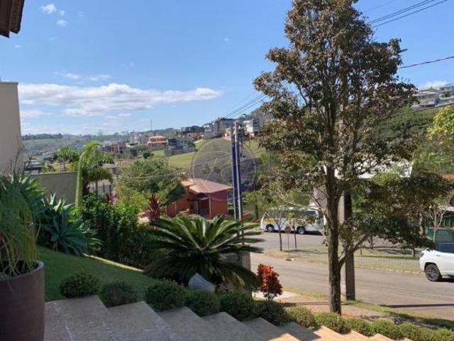 Imponente casa em condomínio à venda em Bragança Paulista SP, no bairro Portal de Bragança: 4 quarto