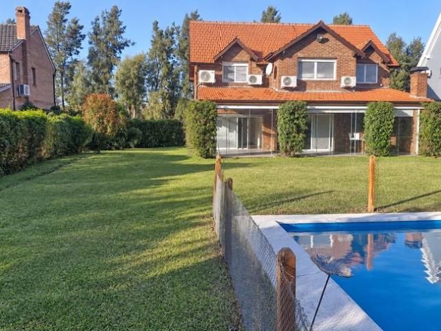 Imponente Casa en alquiler Barrio Solares del Talar