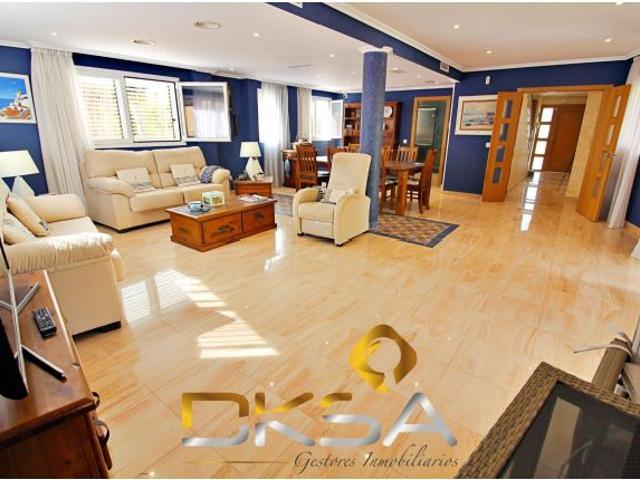 Imponente chalet en venta en Oropesa