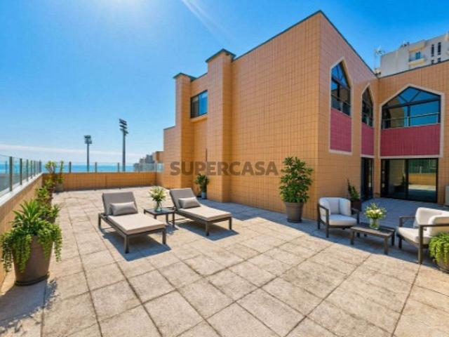 Imponente Apartamento T3 Dúplex com vista mar da Póvoa de Varzim