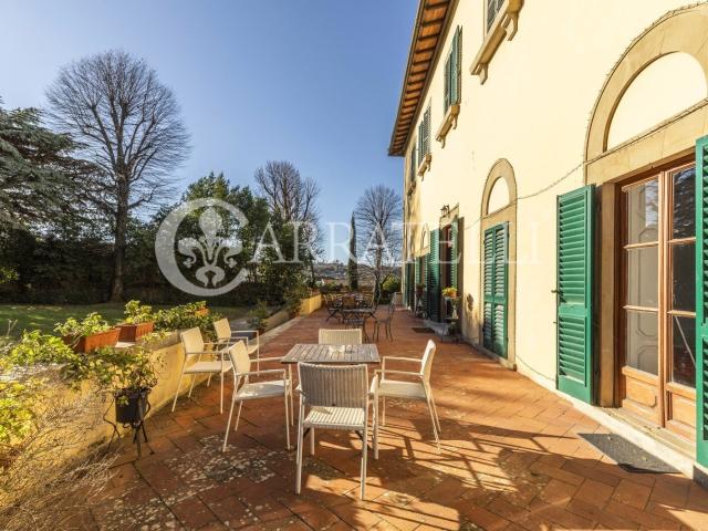 Imponente dimora d’epoca di circa 980 mq. Inserita nel suo p. 980m² Bagno a Ripoli