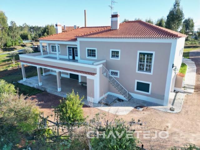 Imponente moradia de 3 quartos com vistas panorâmicas para a barragem para venda
