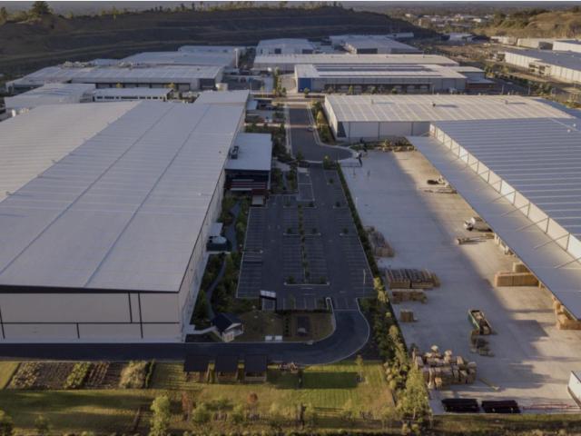 Imponente Nave Industrial de 12 266m2