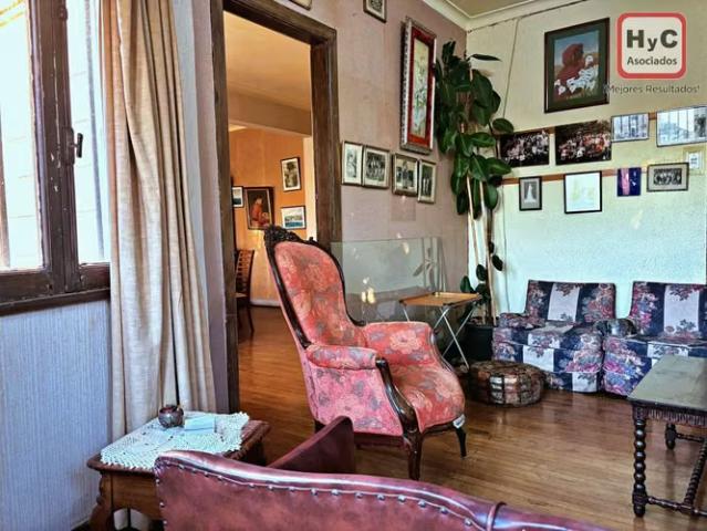 Imponente y sólida propiedad de 6h y 6b en terreno de 920m2 | 6 dormitorios por 395000. 00 en Viña del Mar
