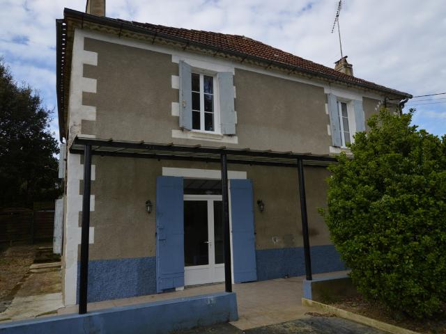 Imposante Maison de Pierre