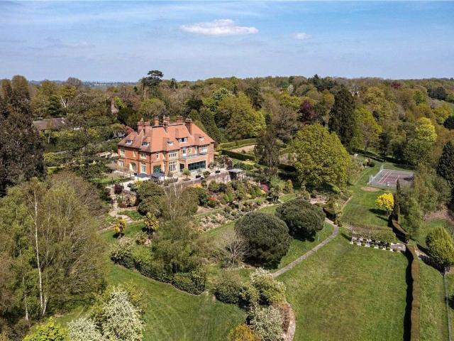 Imposing late Victorian mansion with stunning southerly views