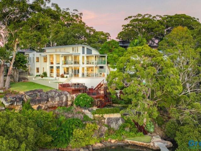 Imposing, North Facing Waterfront