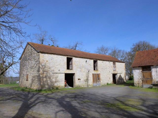 Important corps de ferme 350m² Parisot