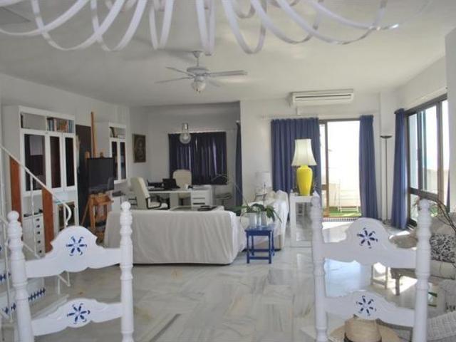 IMPRESIONANTE ÁTICO TRIPLEX EN PRIMERA LÍNEA DE PLAYA…